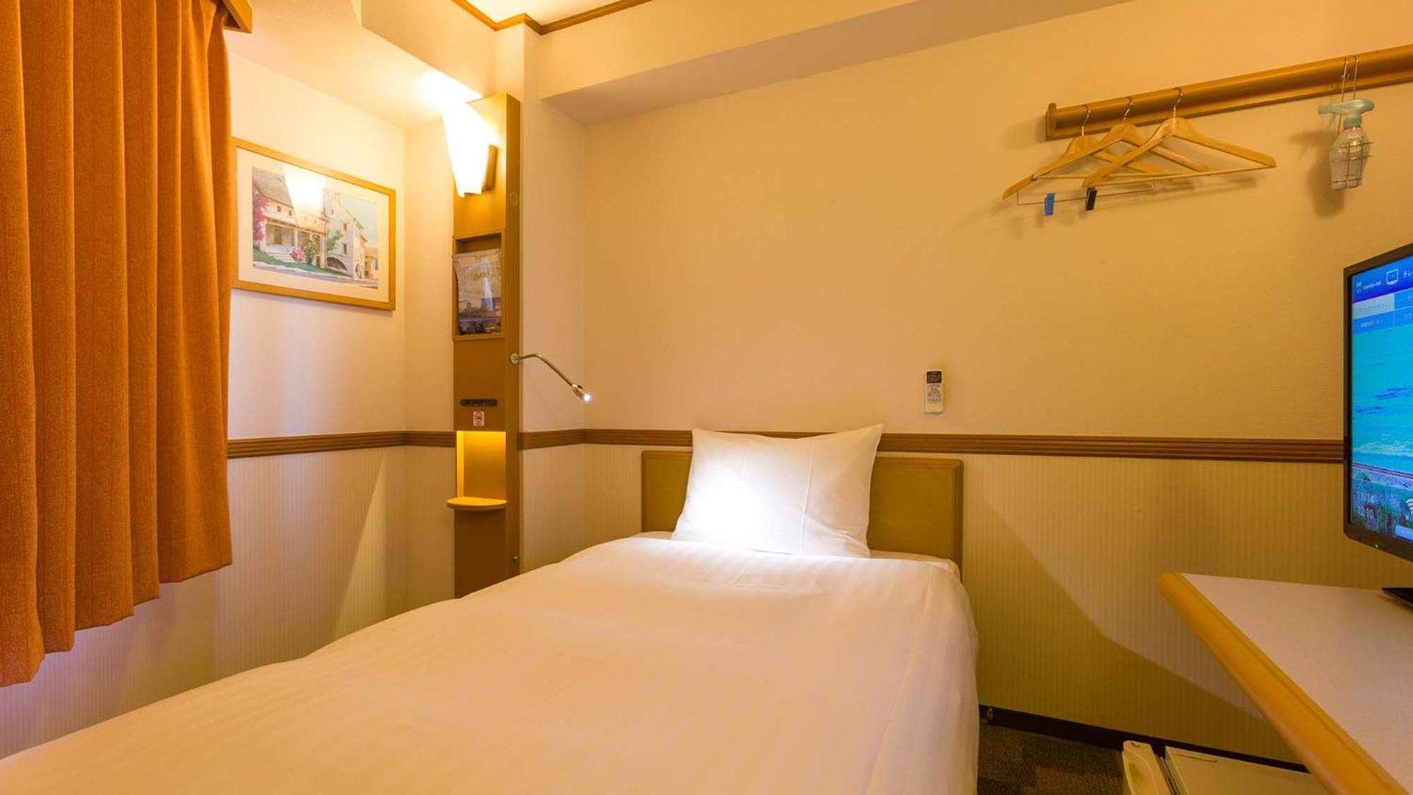 Toyoko Inn Okayama Eki Nishi Guchi Hiroba Szoba fotó